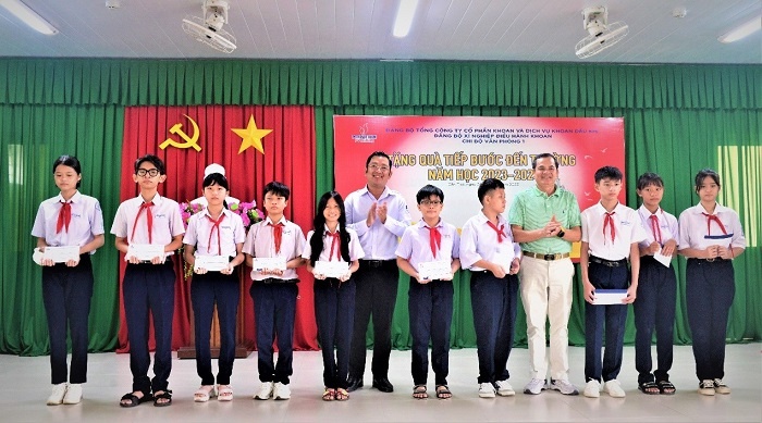 PV Drilling thực hiện an sinh xã hội tại Sơn La, Hà Giang và Cần Thơ PV Drilling thực hiện an sinh xã hội tại Sơn La, Hà Giang và Cần Thơ