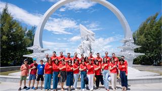 Nắng vàng, biển xanh và những trái tim Petrovietnam đỏ rực nghĩa tình - (Tổ Công đoàn Ban QLHĐDK – Tập đoàn Dầu khí Việt Nam)