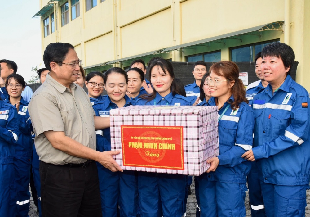 Thủ tướng Chính phủ Phạm Minh Chính thăm và làm việc tại Nhà máy lọc hóa dầu Nghi Sơn