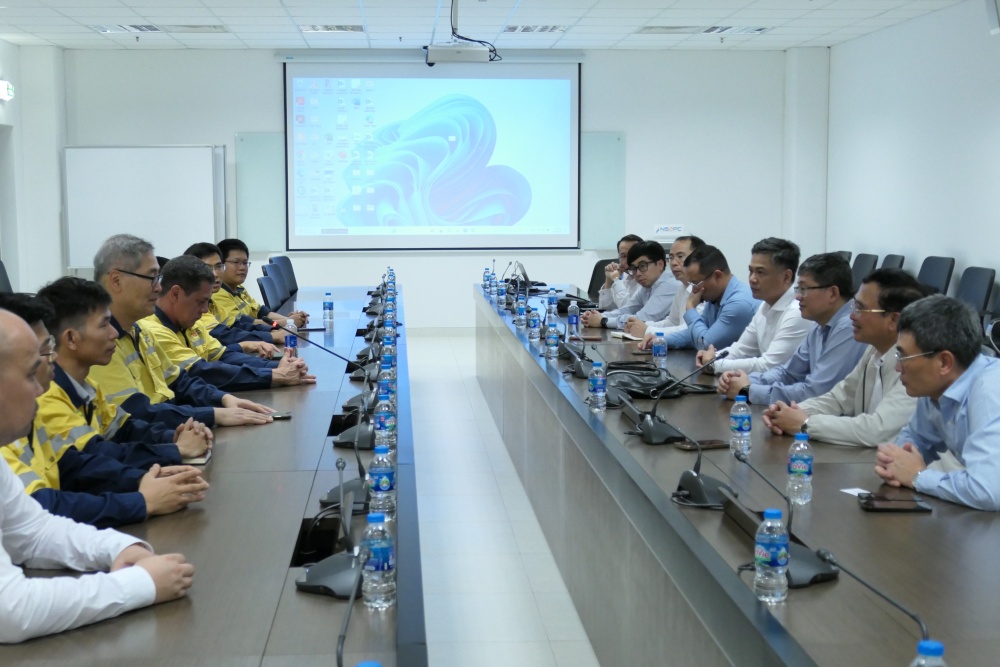 Đoàn công tác Petrovietnam trao đổi cùng Ban lãnh đạo nhà máy Đoàn công tác Petrovietnam trao đổi cùng Ban lãnh đạo nhà máy