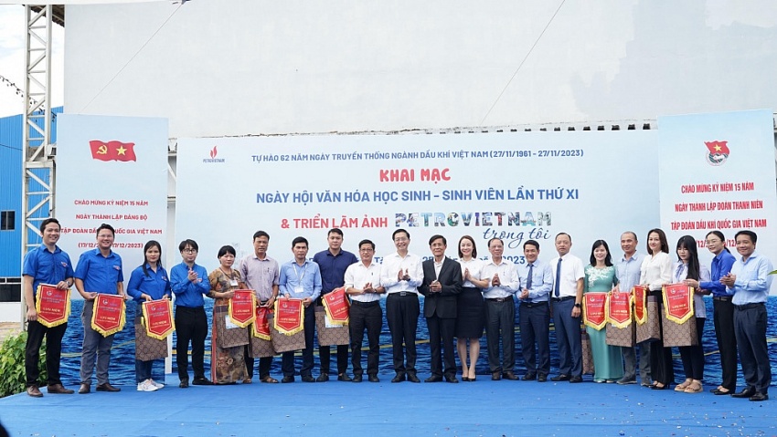 Sôi nổi Ngày hội Văn hóa Học sinh – Sinh viên năm 2023 và Triển lãm ảnh “Petrovietnam trong tôi” Sôi nổi Ngày hội Văn hóa Học sinh – Sinh viên năm 2023 và triển lãm ảnh “Petrovietnam trong tôi”