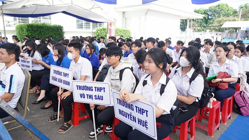 Sôi nổi Ngày hội Văn hóa Học sinh – Sinh viên năm 2023 và Triển lãm ảnh “Petrovietnam trong tôi” Sôi nổi Ngày hội Văn hóa Học sinh – Sinh viên năm 2023 và triển lãm ảnh “Petrovietnam trong tôi”