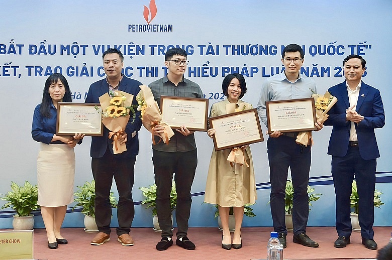 Petrovietnam tổng kết, trao giải cuộc thi tìm hiểu pháp luật về Dầu khí Petrovietnam tổng kết, trao giải cuộc thi tìm hiểu pháp luật về Dầu khí