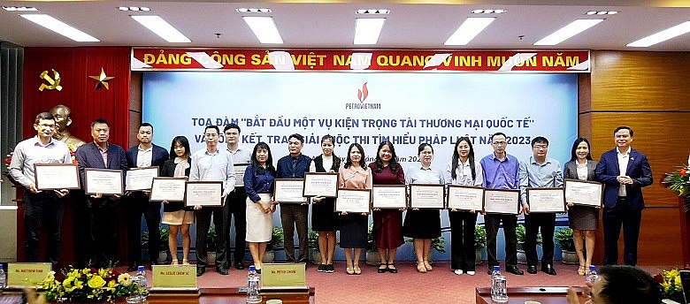 Petrovietnam tổng kết, trao giải cuộc thi tìm hiểu pháp luật về Dầu khí Petrovietnam tổng kết, trao giải cuộc thi tìm hiểu pháp luật về Dầu khí
