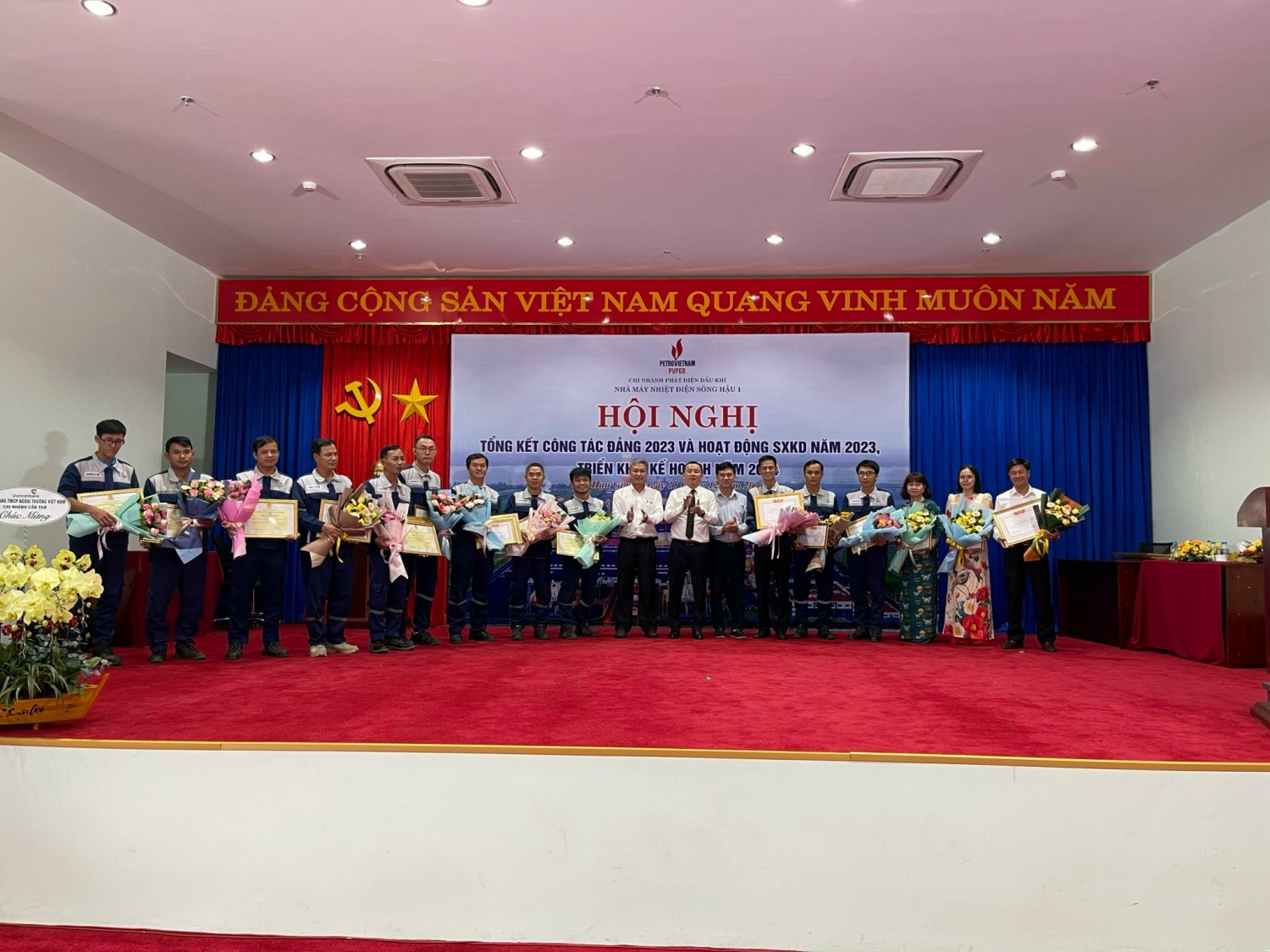 undefined Nhà máy Nhiệt điện Sông Hậu 1 - Phấn đấu trở thành điểm sáng trong lĩnh vực phát điện