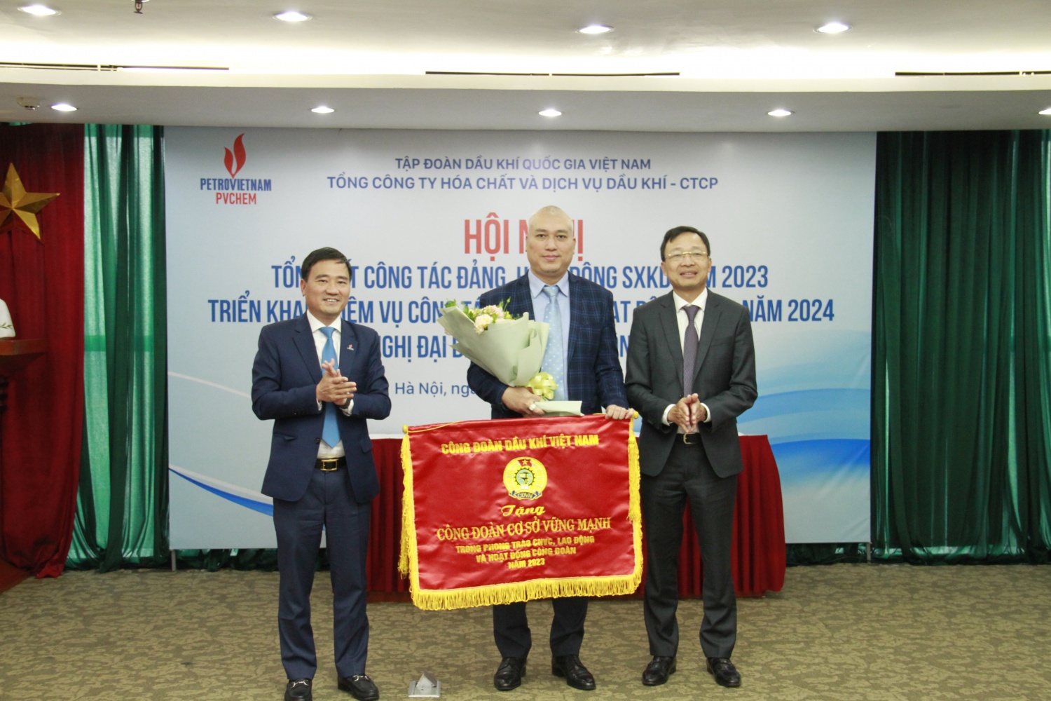 Thành viên HĐTV Petrovietnam Bùi Minh Tiến: PVChem có 6 điểm sáng trong năm 2023 Thành viên HĐTV Petrovietnam Bùi Minh Tiến: PVChem có 6 điểm sáng trong năm 2023