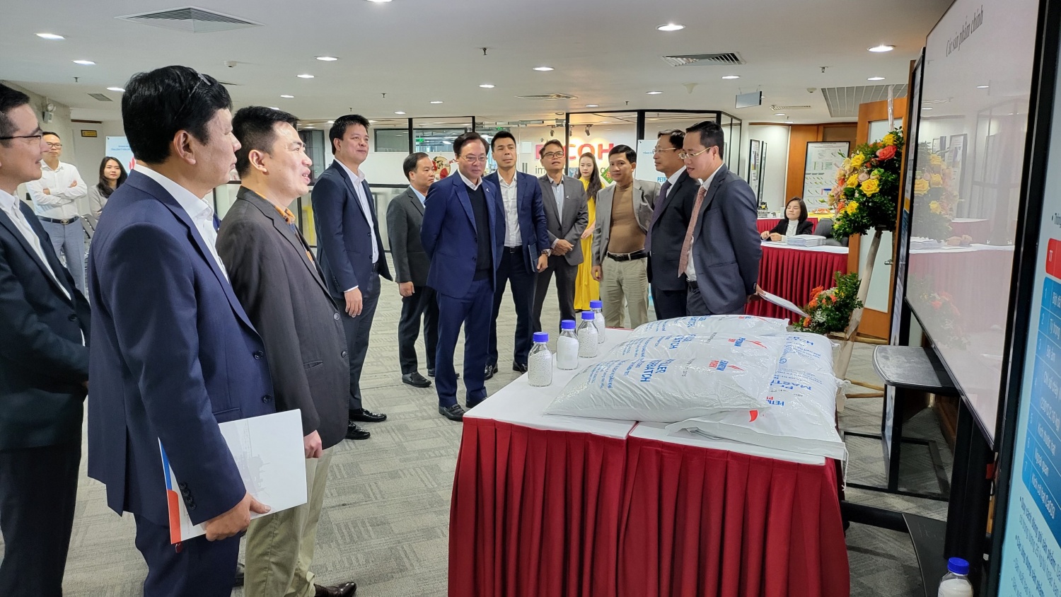 Thành viên HĐTV Petrovietnam Bùi Minh Tiến: PVChem có 6 điểm sáng trong năm 2023 Thành viên HĐTV Petrovietnam Bùi Minh Tiến: PVChem có 6 điểm sáng trong năm 2023