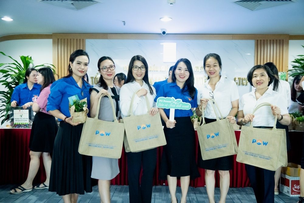 Ngày hội “ Đổi pin cũ - Nhận quà xanh” Ngày hội “ Đổi pin cũ - Nhận quà xanh”