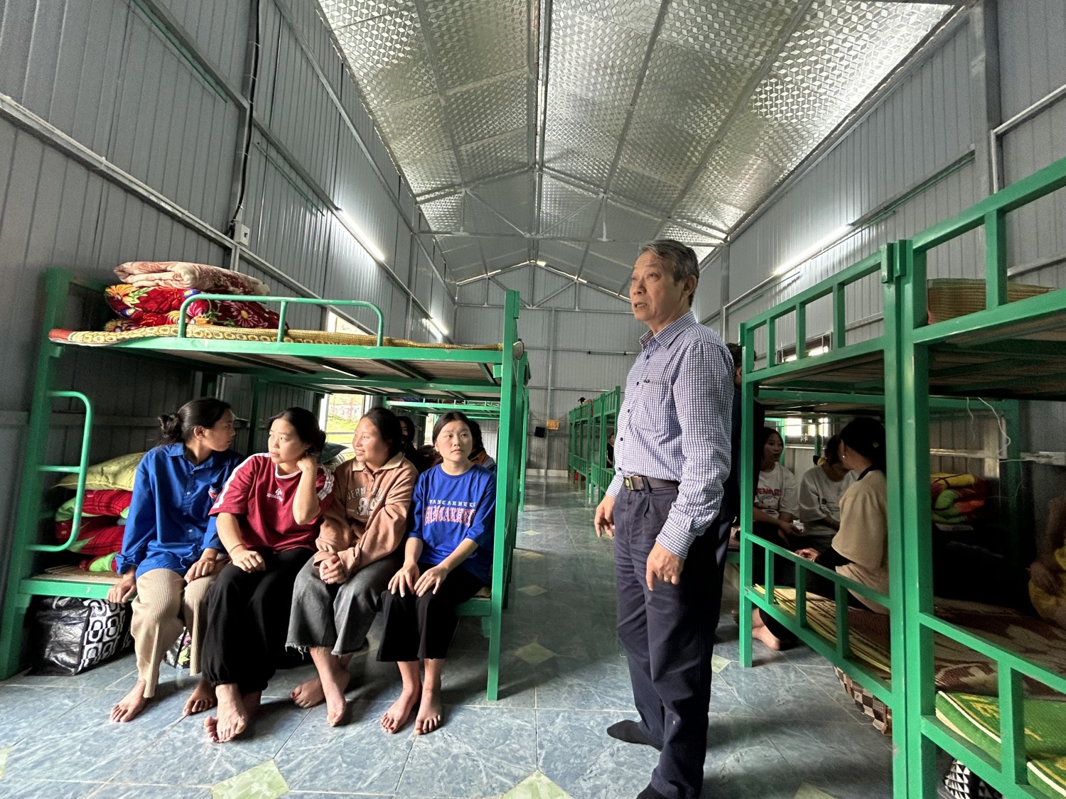 Hội CCB Tập đoàn hỗ trợ xây dựng ký túc xá cho học sinh nghèo huyện Mù Cang Chải, Yên Bái Hội CCB Tập đoàn hỗ trợ xây dựng ký túc xá cho học sinh nghèo huyện Mù Cang Chải, Yên Bái