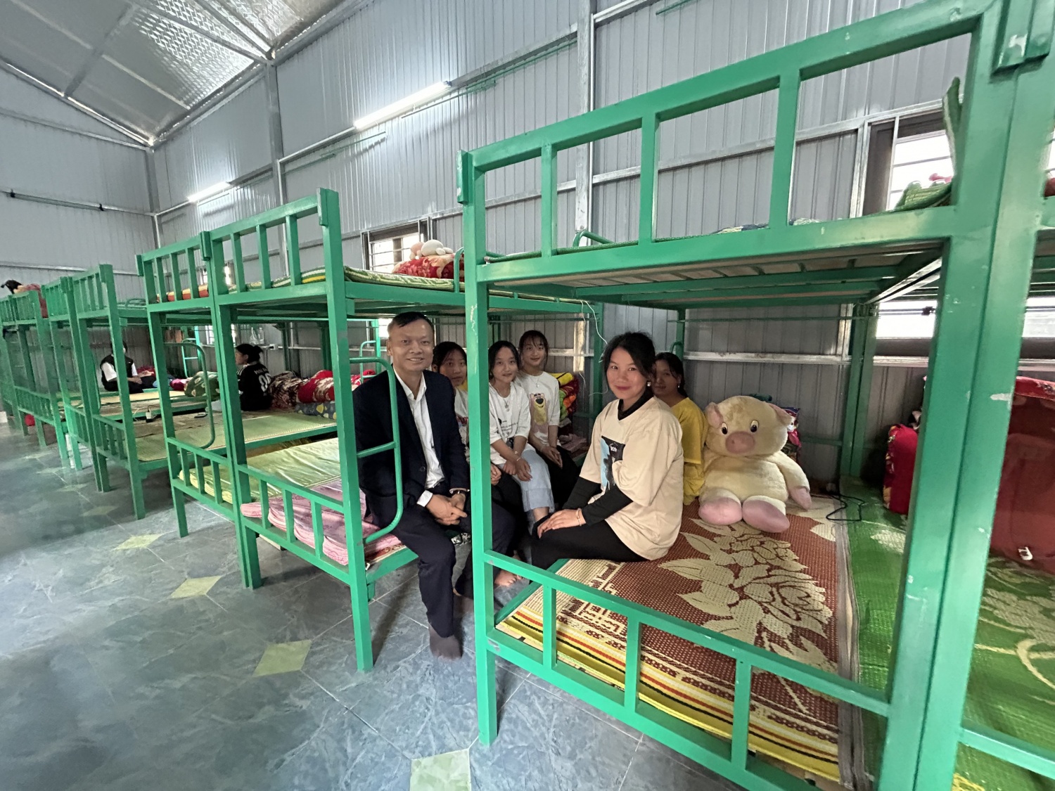 Hội CCB Tập đoàn hỗ trợ xây dựng ký túc xá cho học sinh nghèo huyện Mù Cang Chải, Yên Bái Hội CCB Tập đoàn hỗ trợ xây dựng ký túc xá cho học sinh nghèo huyện Mù Cang Chải, Yên Bái