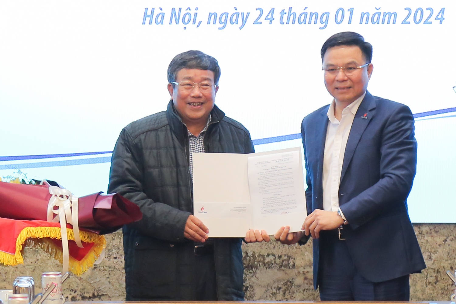 Petrovietnam tri ân các lãnh đạo, cán bộ nghỉ hưu năm 2023 Petrovietnam tri ân các lãnh đạo, cán bộ nghỉ hưu năm 2023