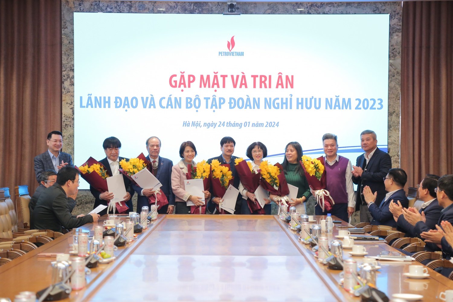 Petrovietnam tri ân các lãnh đạo, cán bộ nghỉ hưu năm 2023 Petrovietnam tri ân các lãnh đạo, cán bộ nghỉ hưu năm 2023