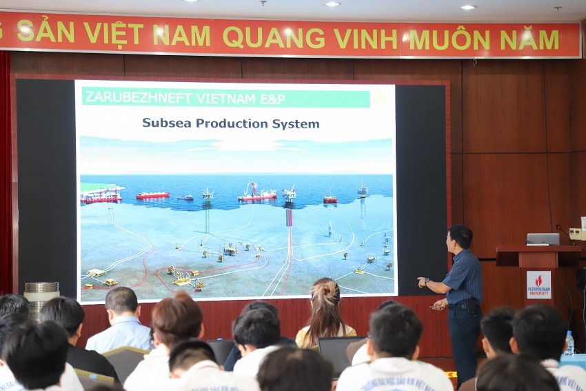 PVU tổ chức nói chuyện chuyên đề về “Những thử thách và giải pháp về an toàn và quy trình sản xuất”