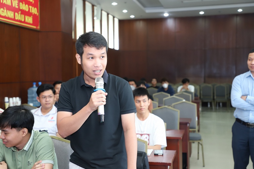 PVU tổ chức nói chuyện chuyên đề về “Những thử thách và giải pháp về an toàn và quy trình sản xuất”