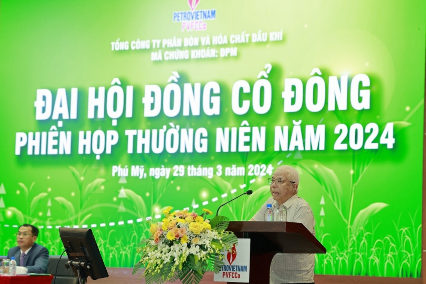 Các cổ đông trao đổi ý kiến tại phiên họp (2)