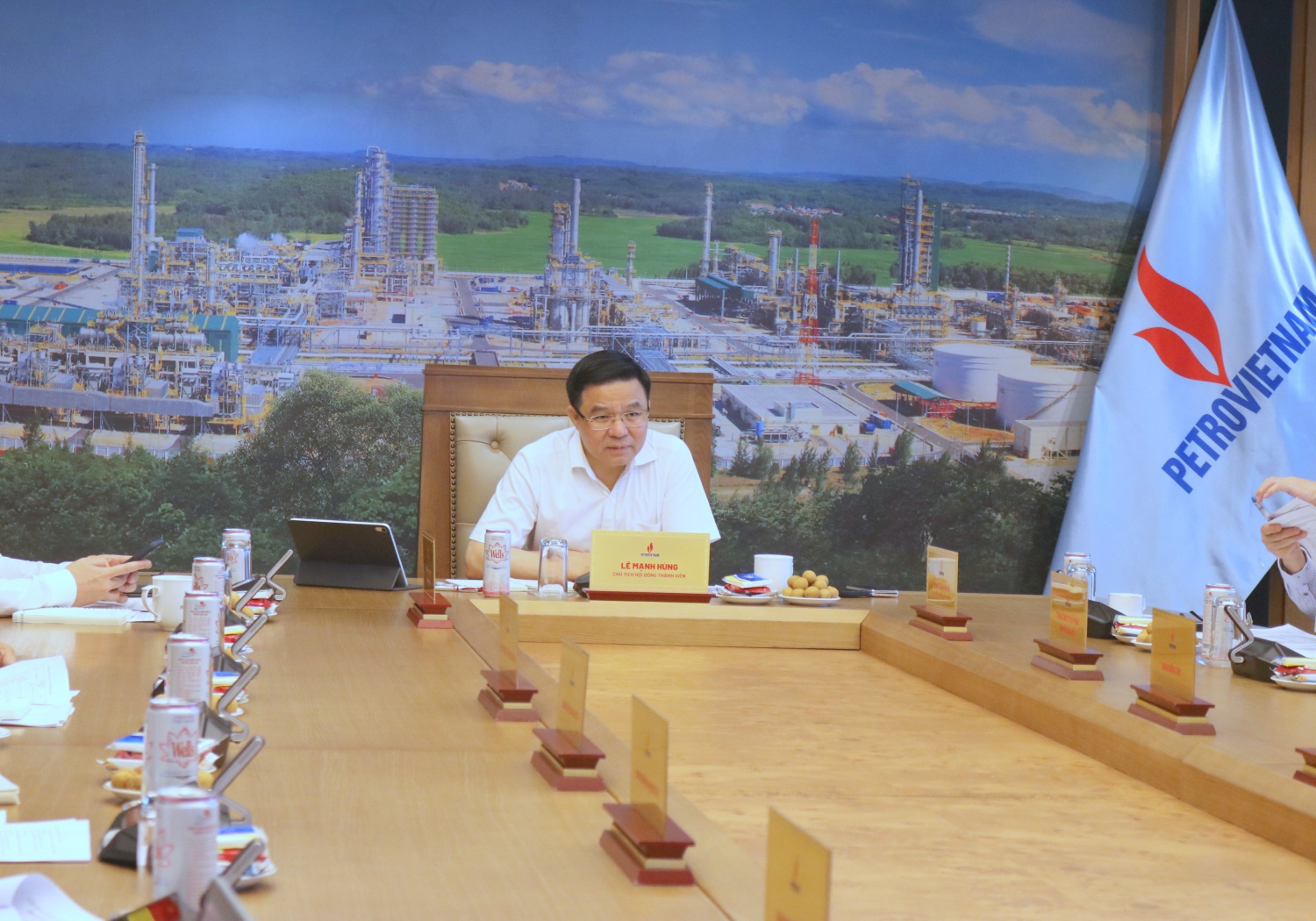Chủ tịch HĐTV Petrovietnam Lê Mạnh Hùng làm việc với PVTrans về chiến lược, kế hoạch dài hạn Chủ tịch HĐTV Petrovietnam Lê Mạnh Hùng làm việc với PVTrans về chiến lược, kế hoạch dài hạn