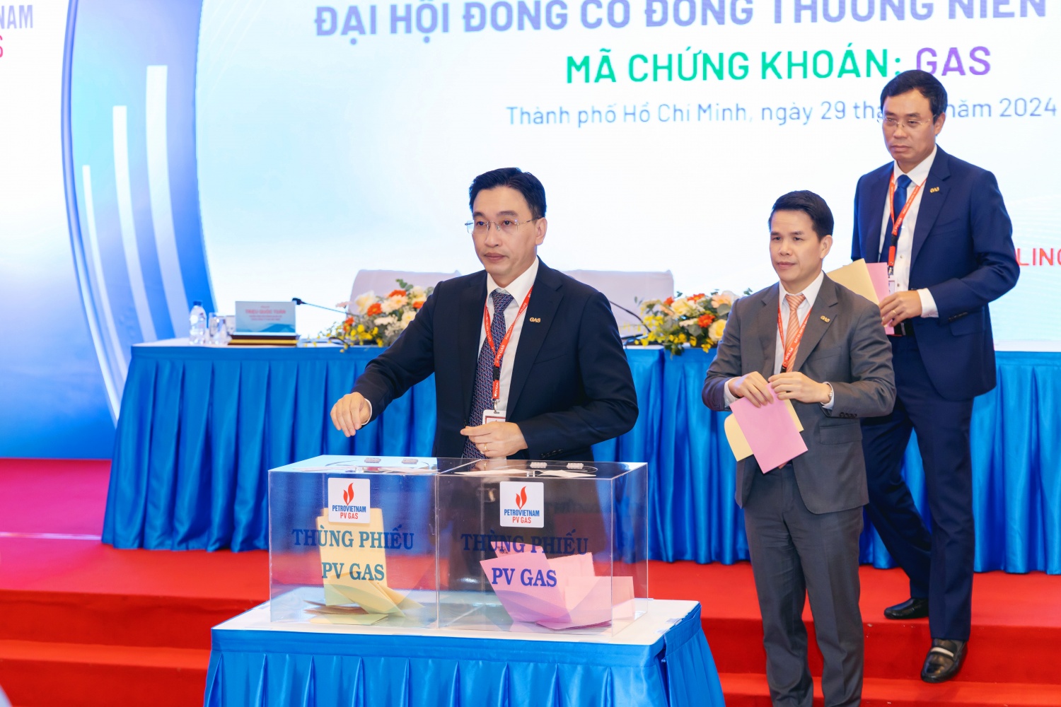 PV GAS chia cổ tức năm 2023 bằng tiền với tỷ lệ 60%, tăng 2% vốn điều lệ trong năm 2024 PV GAS chia cổ tức năm 2023 bằng tiền với tỷ lệ 60%, tăng 2% vốn điều lệ trong năm 2024