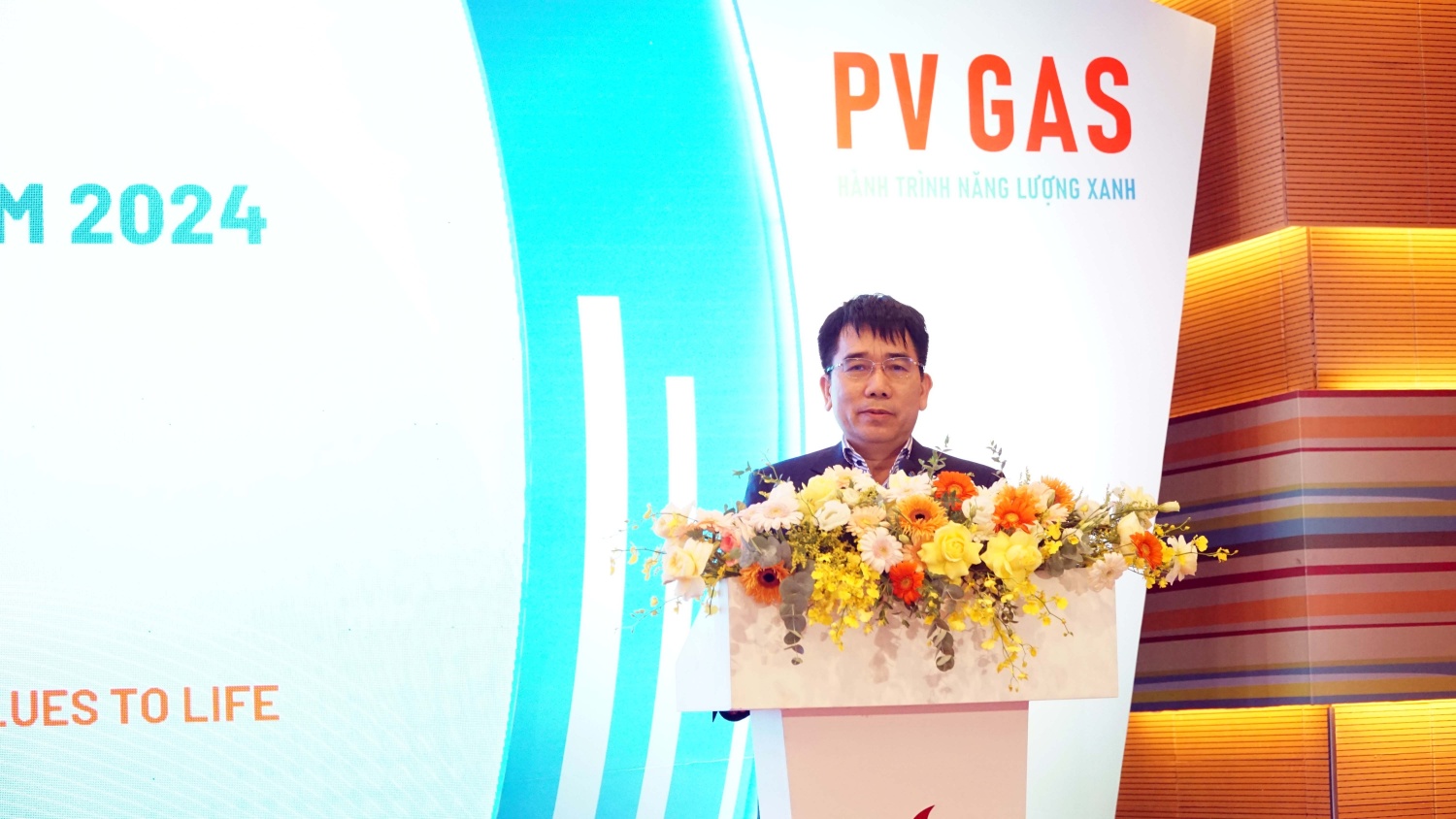 Phó Tổng Giám đốc Petrovietnam Lê Xuân Huyên phát biểu Phó Tổng Giám đốc Petrovietnam Lê Xuân Huyên phát biểu