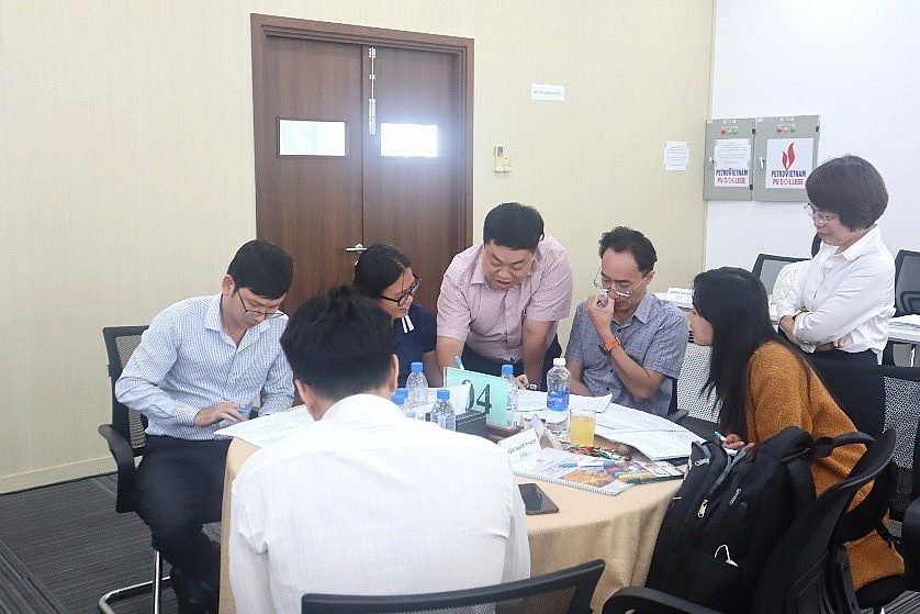 Khóa đào tạo “Thích ứng với biến đổi khí hậu, cắt giảm khí nhà kính của Tập đoàn Dầu Khí Việt Nam và các đơn vị” Petrovietnam tổ chức khóa đào tạo “Thích ứng với biến đổi khí hậu, cắt giảm khí nhà kính”