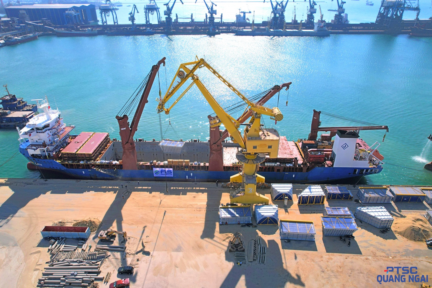 PTSC Quảng Ngãi giao lô hàng đầu tiên cho Dự án điện khí tại Singapore PTSC Quảng Ngãi giao lô hàng đầu tiên cho Dự án điện khí tại Singapore
