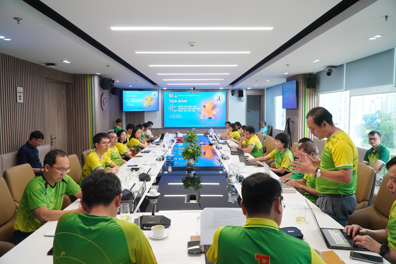 Kỷ niệm 20 năm Ngày truyền thống PVFCCo PVFCCo kỷ niệm 20 năm Ngày truyền thống