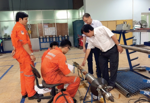 Phát huy khoa học công nghệ làm cơ sở phát triển bền vững ngành Dầu khí Phát huy khoa học công nghệ làm cơ sở phát triển bền vững ngành Dầu khí