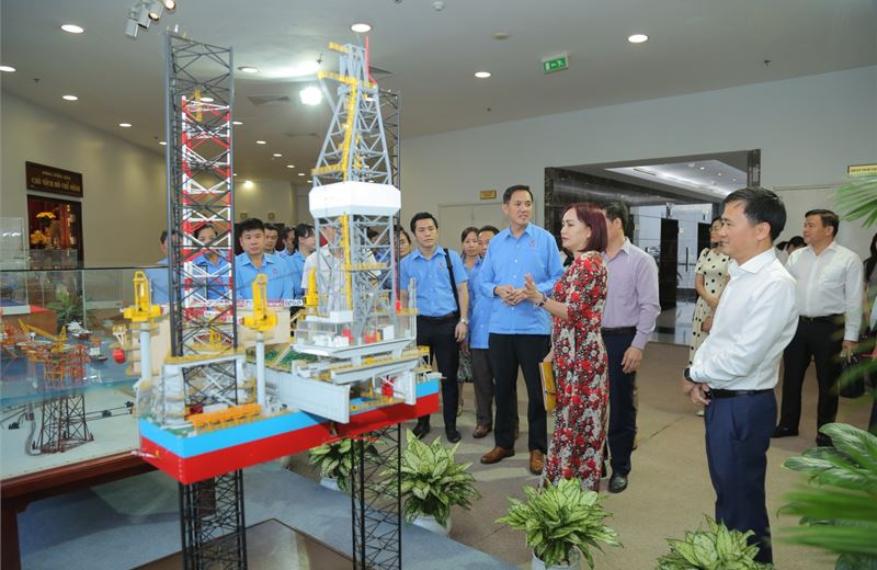 Công đoàn Dầu khí Việt Nam làm việc với đoàn cán bộ Trung ương Liên hiệp Công đoàn Lào