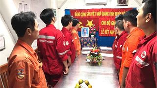 'Chi bộ vững mạnh thì công tác sản xuất mới tốt được!'