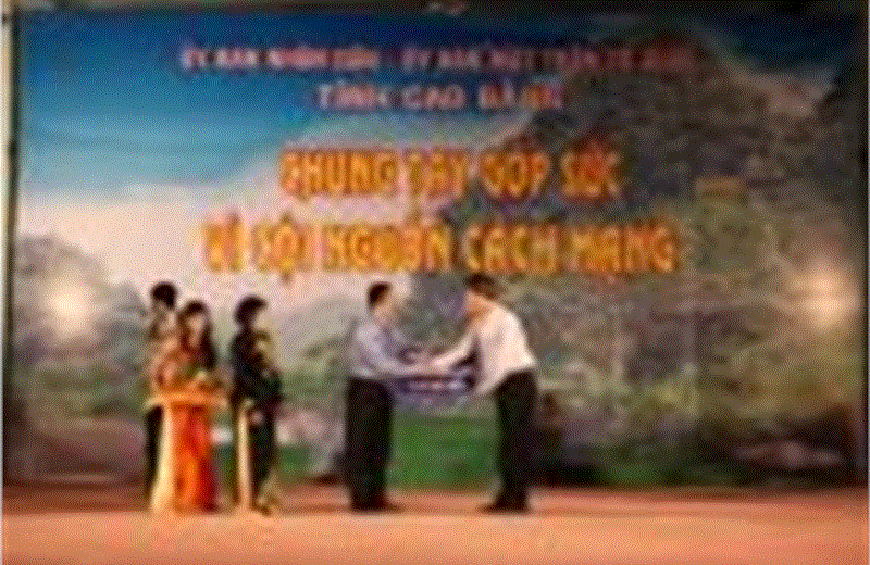 TẬP ĐOÀN DẦU KHÍ VIỆT NAM: Chung tay góp sức vì cội nguồn cách mạng