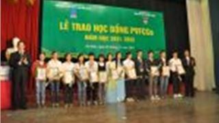 Trao 635 suất Học bổng PVFCCo cho học sinh, sinh viên xuất sắc 