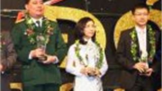Phó Tổng giám đốc PVEP nhận giải thưởng Sao đỏ năm 2011