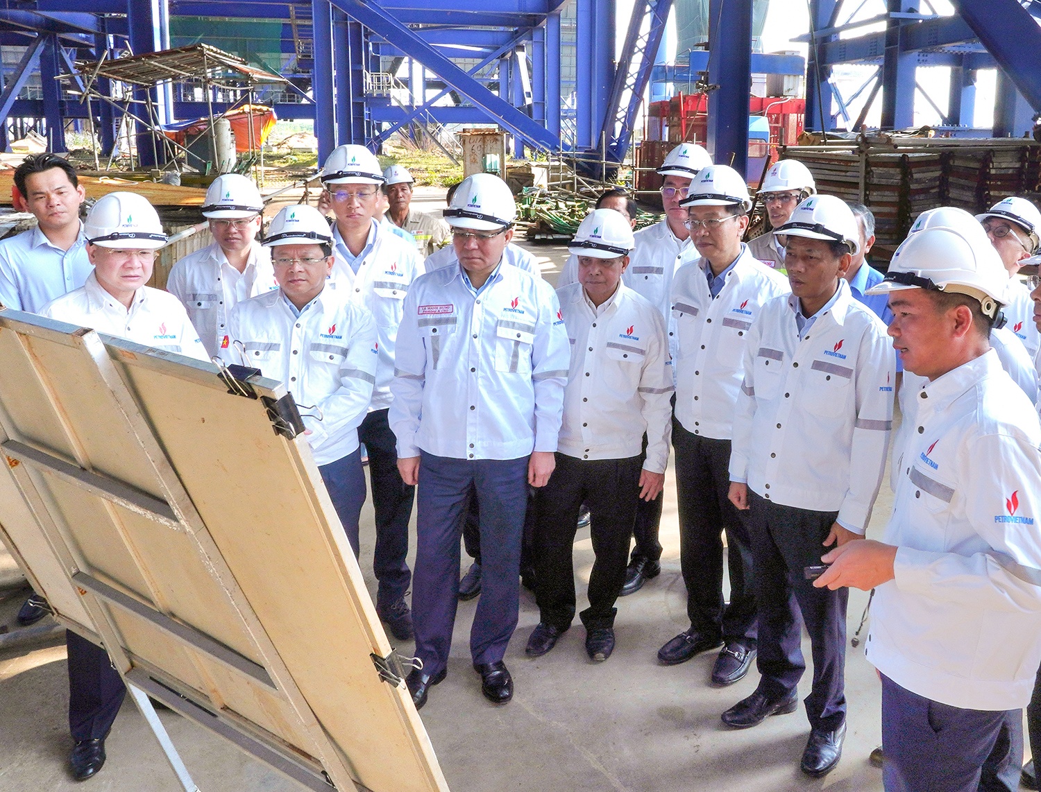 Năm 2025 là năm bứt phá trong thực hiện và giải ngân vốn đầu tư của Petrovietnam Năm 2025 là năm bứt phá trong thực hiện và giải ngân vốn đầu tư của Petrovietnam