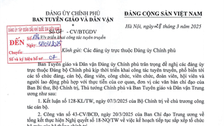 Triển khai công tác tuyên truyền, phổ biến tới các tổ chức đảng, cán bộ, đảng viên, công chức, viên chức, đoàn viên, hội viên và người lao động
