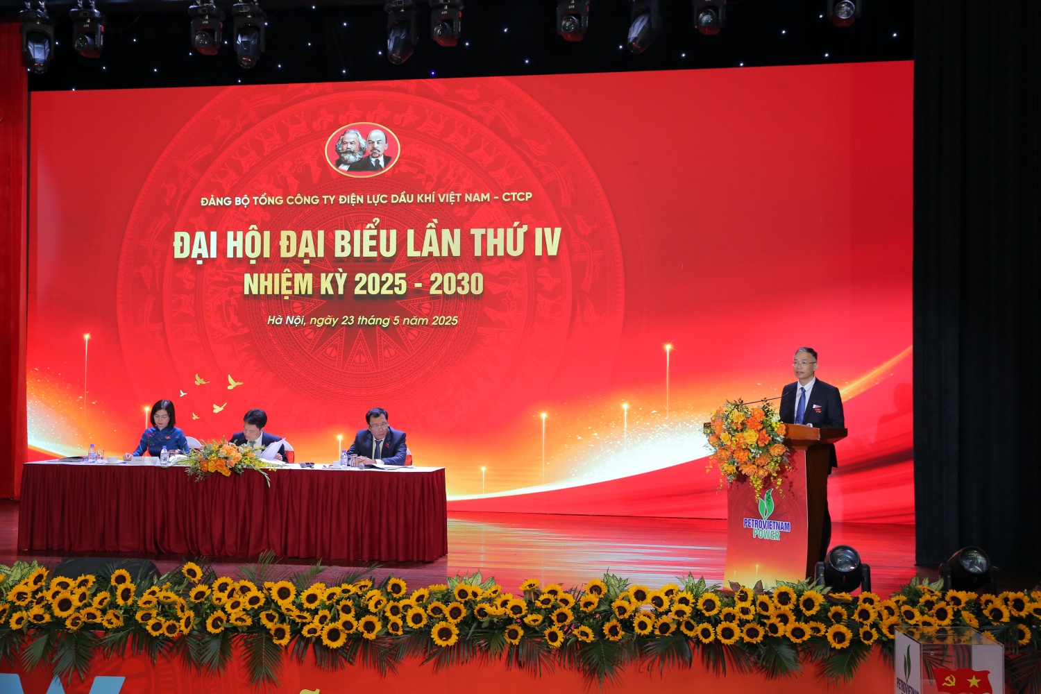 Xây dựng dấu ấn trong “Kỷ nguyên mới”, kiến tạo trụ cột năng lượng quốc gia”