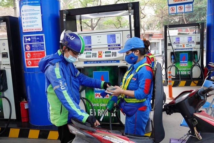 Tác phẩm Ký sự “Tự hào tôi là nhân viên bán lẻ xăng dầu””