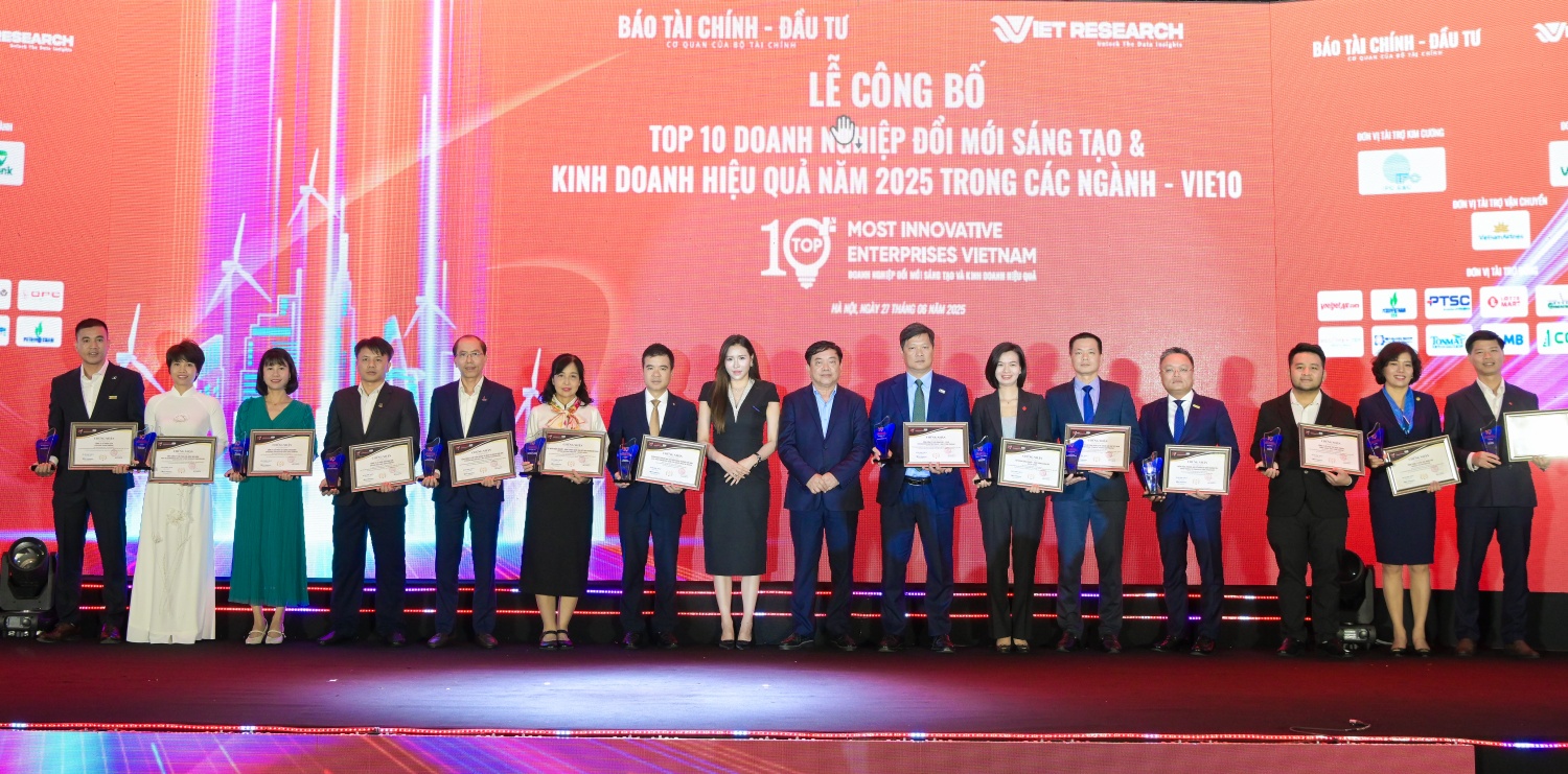 Petrovietnam và nhiều doanh nghiệp thành viên được vinh danh tại Lễ trao giải ESG Việt Nam Xanh 2025”