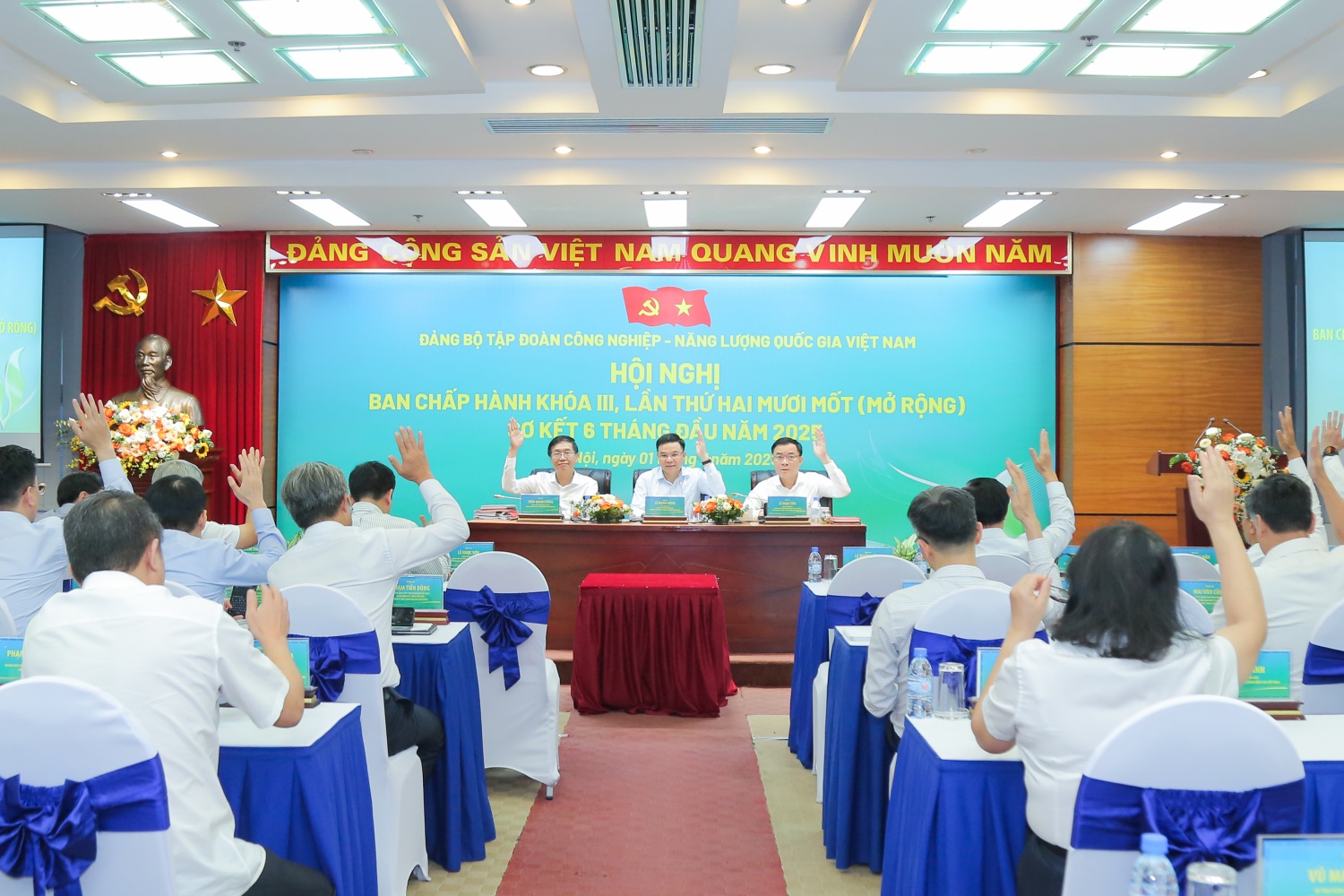 Vượt “gió ngược”, Petrovietnam khẳng định vị thế từ tái cấu trúc