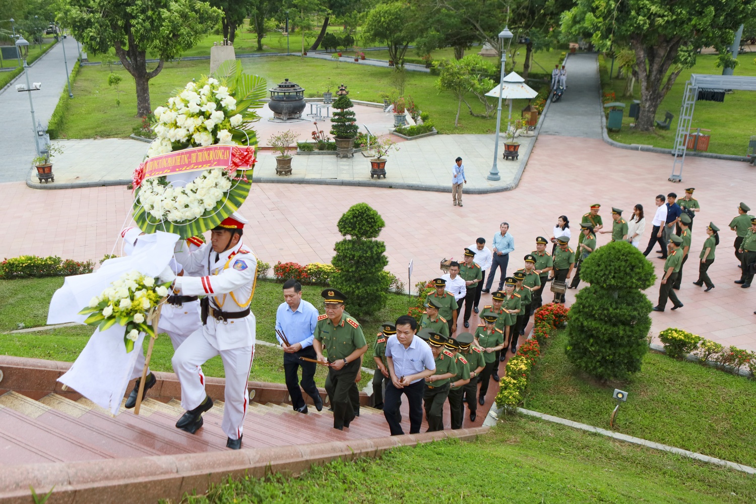 Petrovietnam phối hợp cùng Bộ Công an thực hiện chương trình tri ân trên “Vùng đất lửa” Quảng Trị”