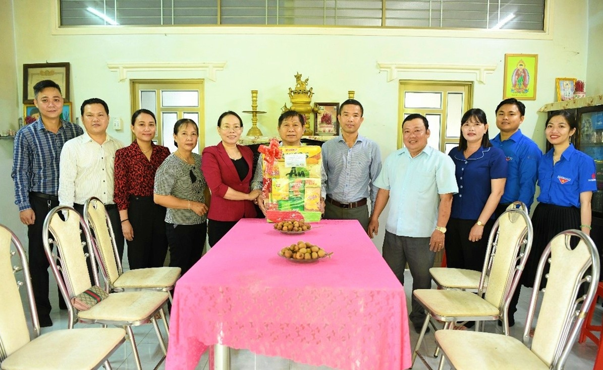 Công đoàn các đơn vị tại Dự án Long Phú 1 tri ân gia đình chính sách ở xã Đại Ngãi, TP. Cần Thơ”