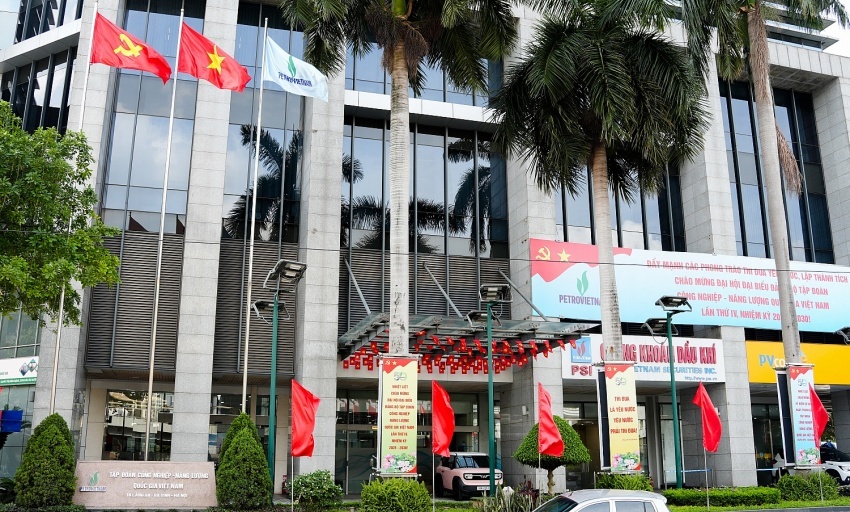 Không khí tưng bừng chào mừng Đại hội Đảng bộ Tập đoàn Công nghiệp - Năng lượng Quốc gia Việt Nam lần thứ IV, nhiệm kỳ 2025-2030”