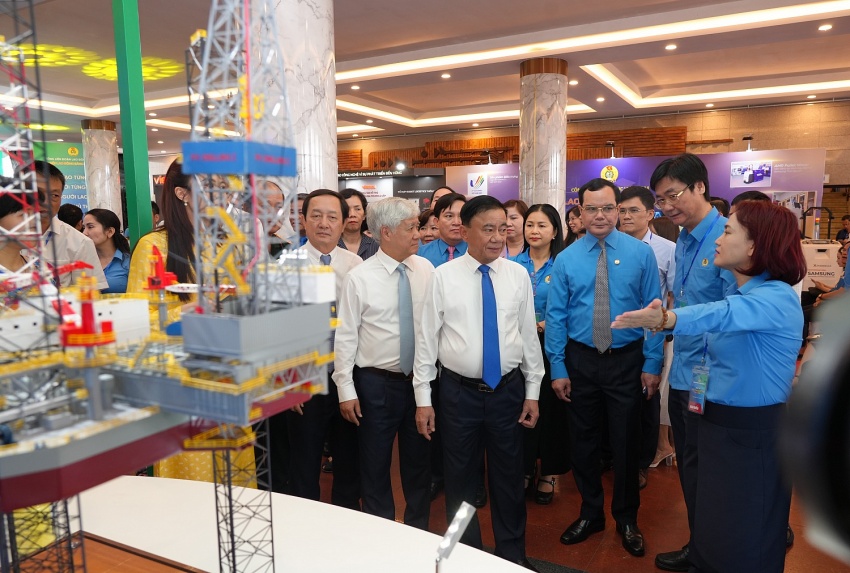 Gian trưng bày công trình của Petrovietnam thu hút đông đảo người tham quan