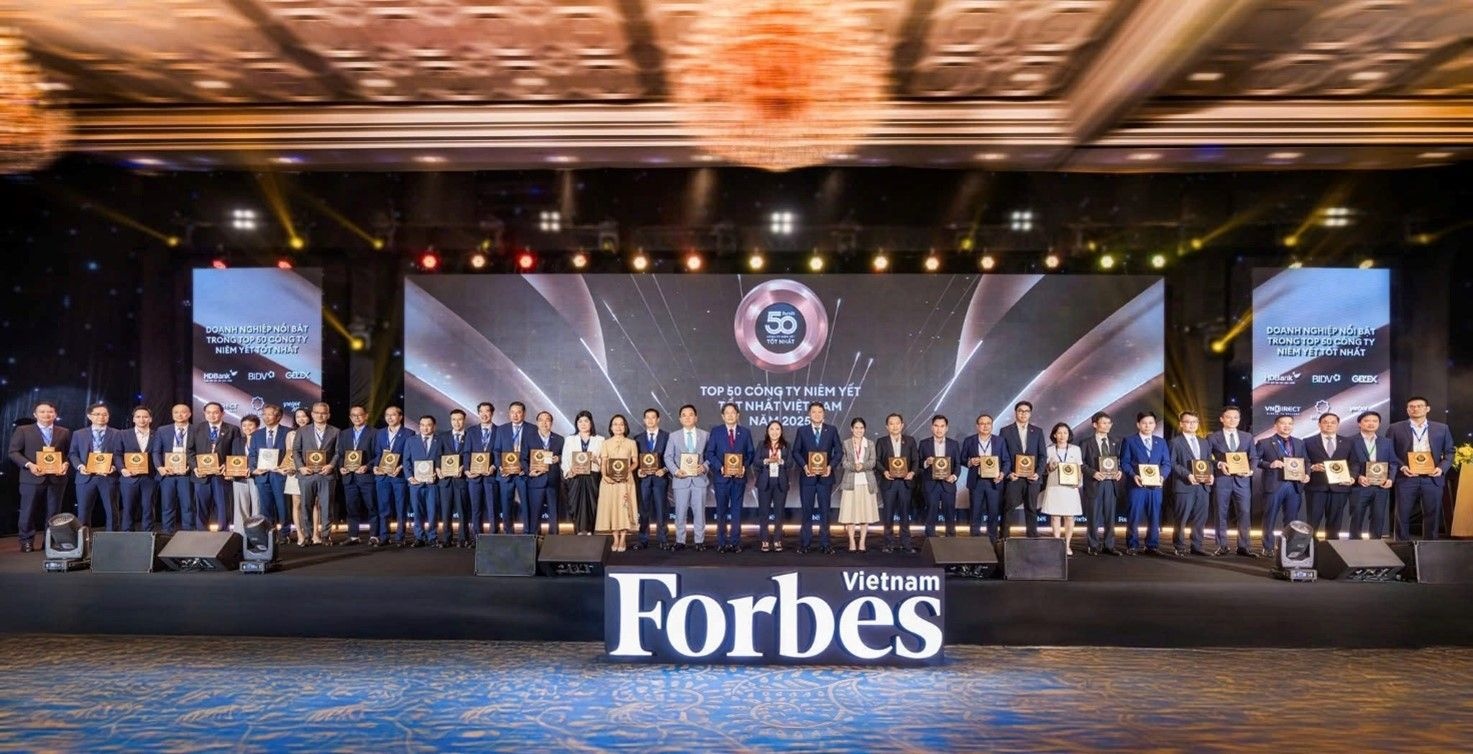PVTrans lần thứ 5 được Forbes vinh danh trong Top 50 công ty niêm yết tốt nhất Việt Nam năm 2025”