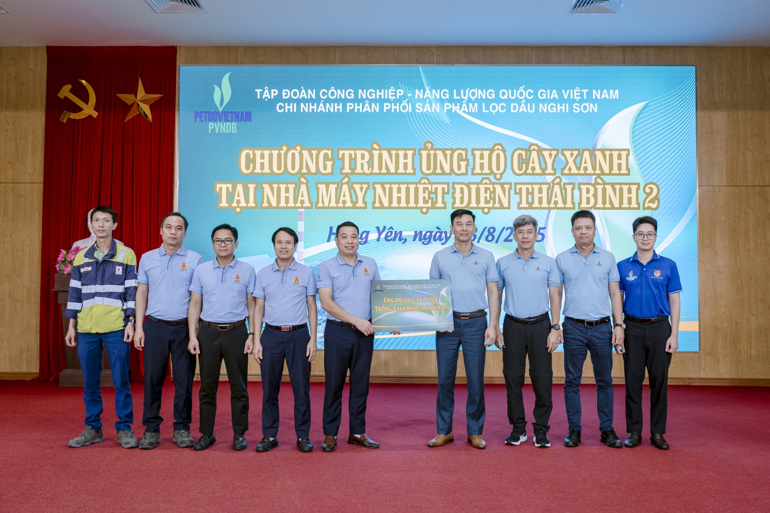 PVNDB trao tặng 500 cây xanh cho Nhà máy Nhiệt điện Thái Bình 2”