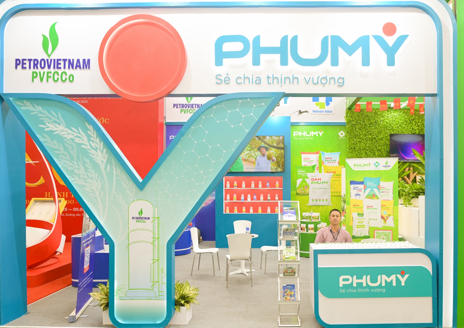 PVFCCo - Phú Mỹ thu hút khách tham quan tại Triển lãm thành tựu đất nước”