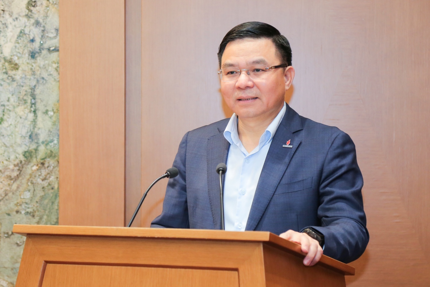 Người thuyền trưởng đưa Petrovietnam vượt qua sóng cả”