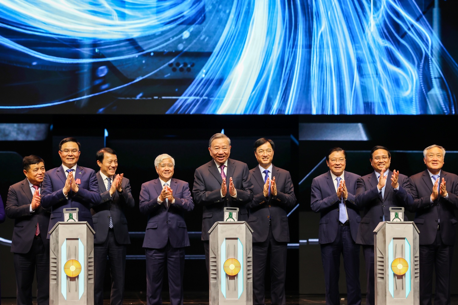 Petrovietnam khởi động chương trình xây dựng 100 phòng học STEM Innovation”