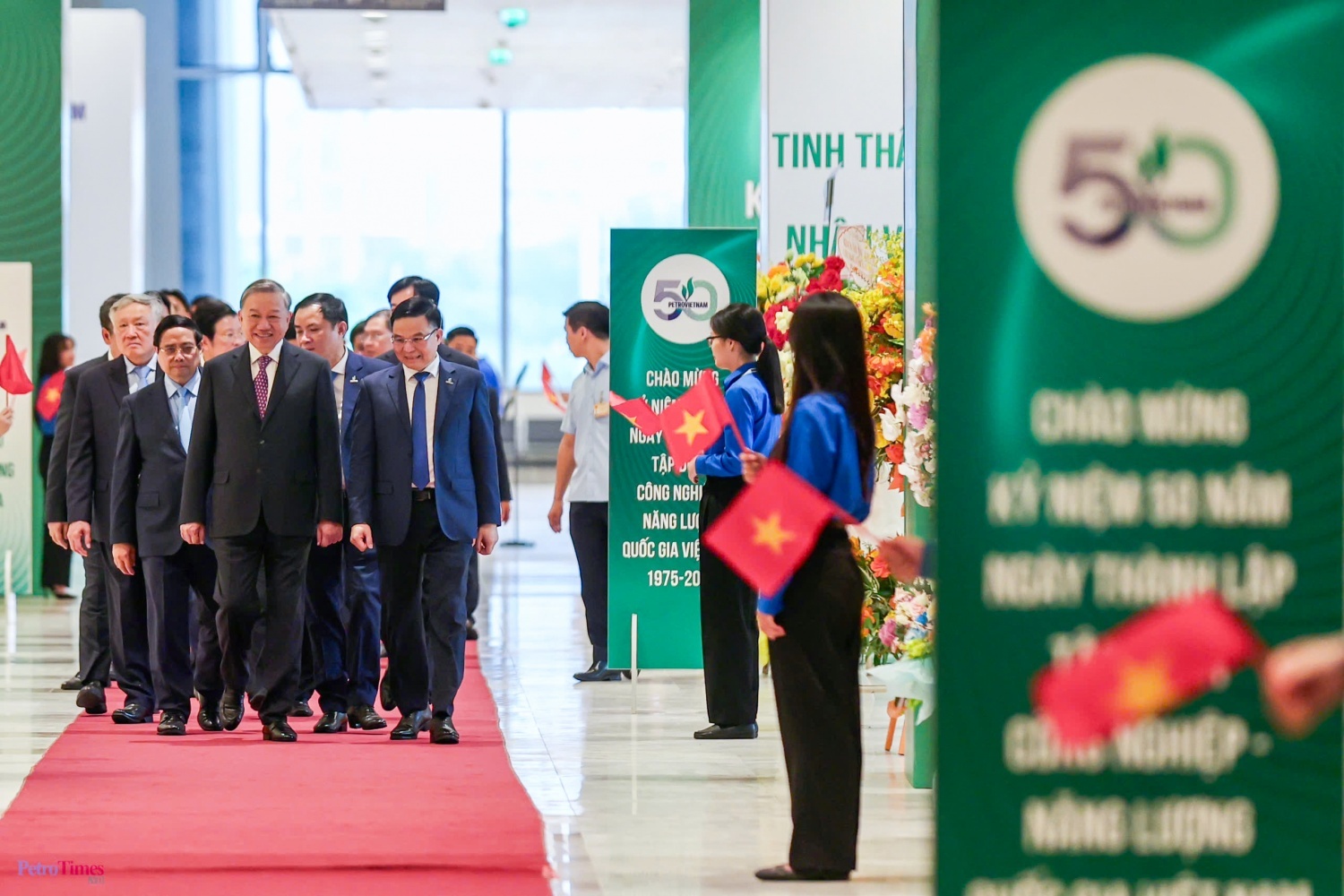 Lắng đọng cảm xúc tuổi trẻ sau Lễ kỷ niệm 50 năm thành lập Petrovietnam”