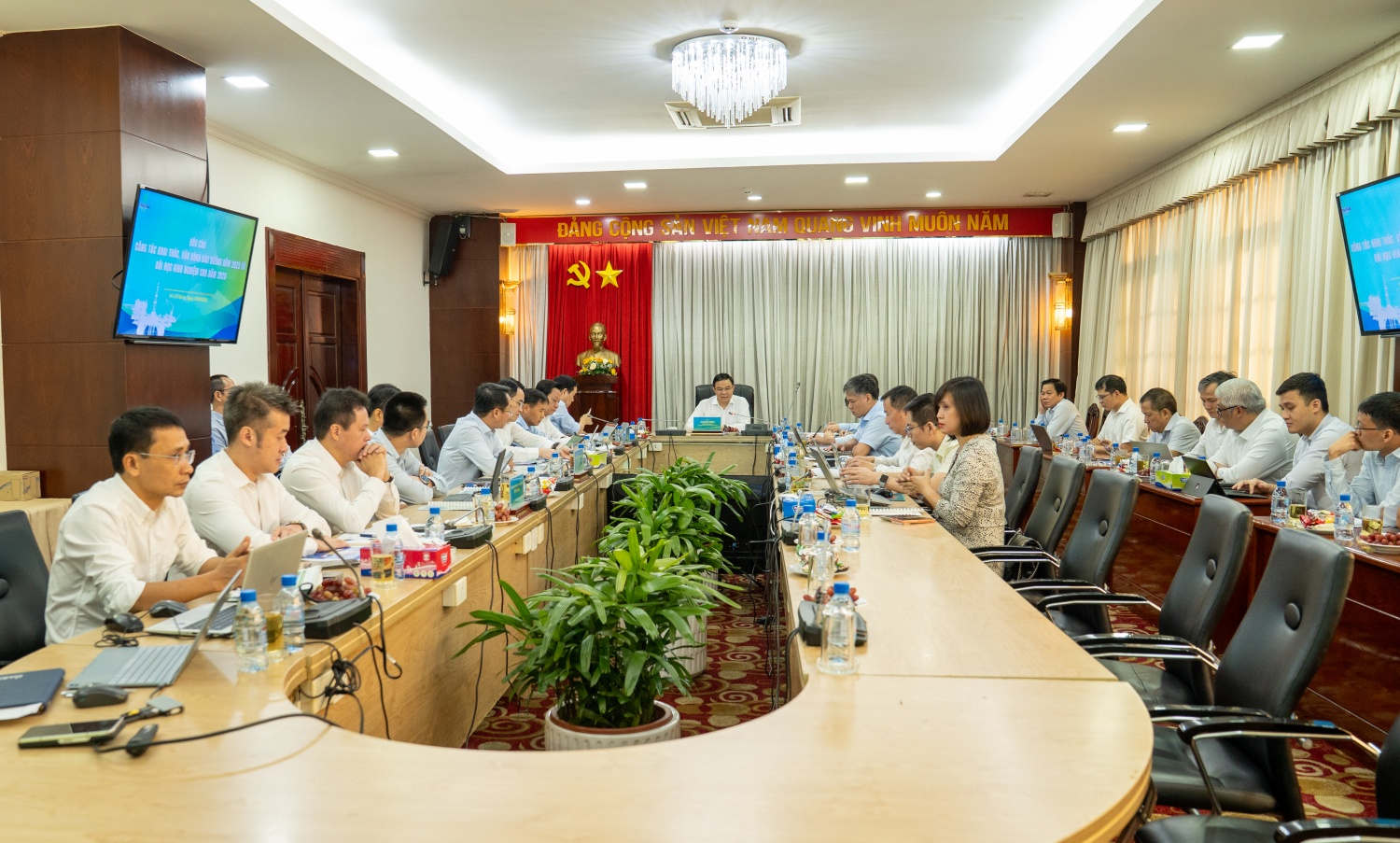 Chủ tịch HĐTV Petrovietnam Lê Mạnh Hùng: “Tốc độ nhanh, hiệu quả cao” đảm bảo tăng trưởng lĩnh vực khai thác dầu khí”