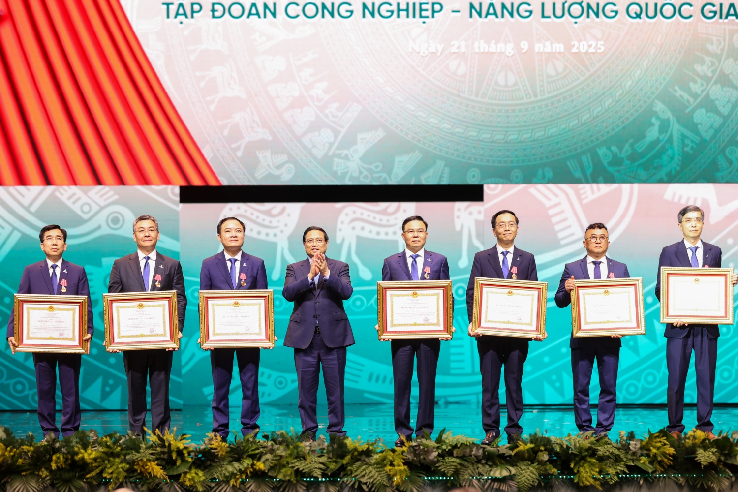 [Chùm ảnh] Petrovietnam long trọng tổ chức Lễ kỷ niệm 50 năm thành lập”