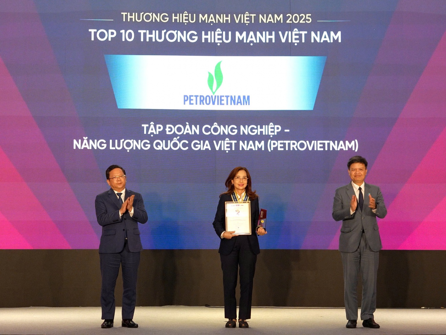 Petrovietnam dẫn đầu Top 10 Thương hiệu mạnh Việt Nam”